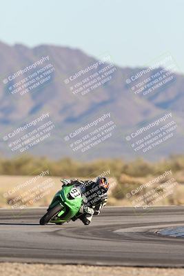 media/Dec-07-2025-CVMA (Sun) [[3e7d2de5dc]]/Race 16-Formula Middleweight/